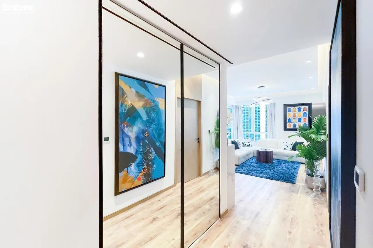 Designer Apartment On The Marina Walk 두바이