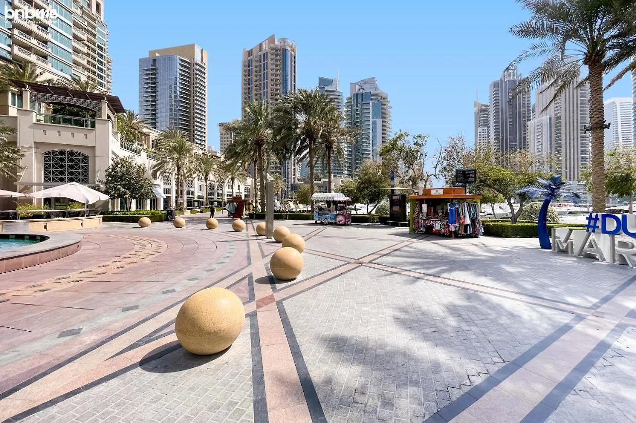 Designer Apartment On The Marina Walk