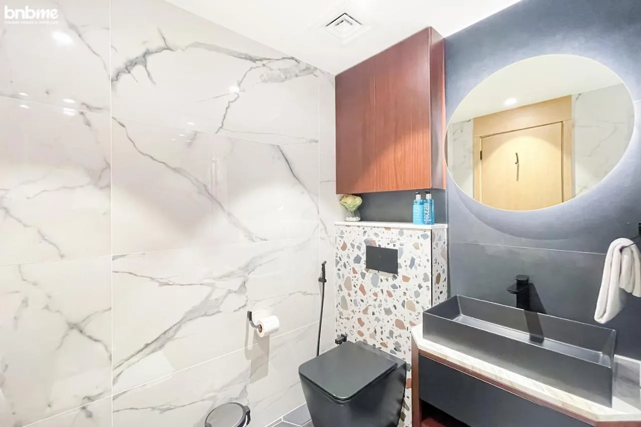 Designer Apartment On The Marina Walk