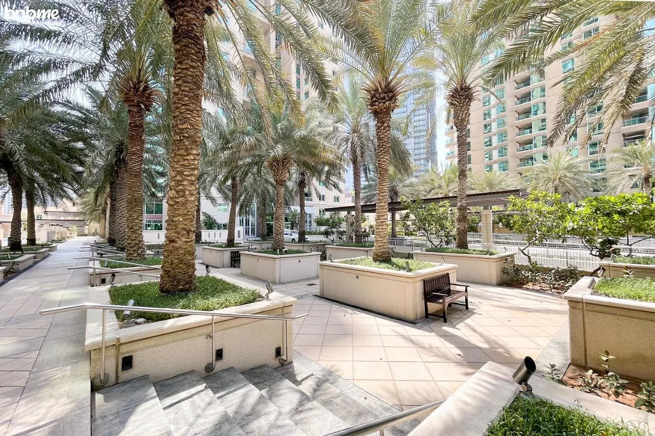 Designer Apartment On The Marina Walk